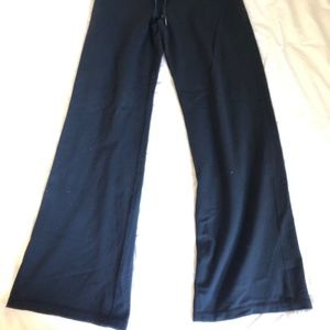 Loose Athleta yoga pant.